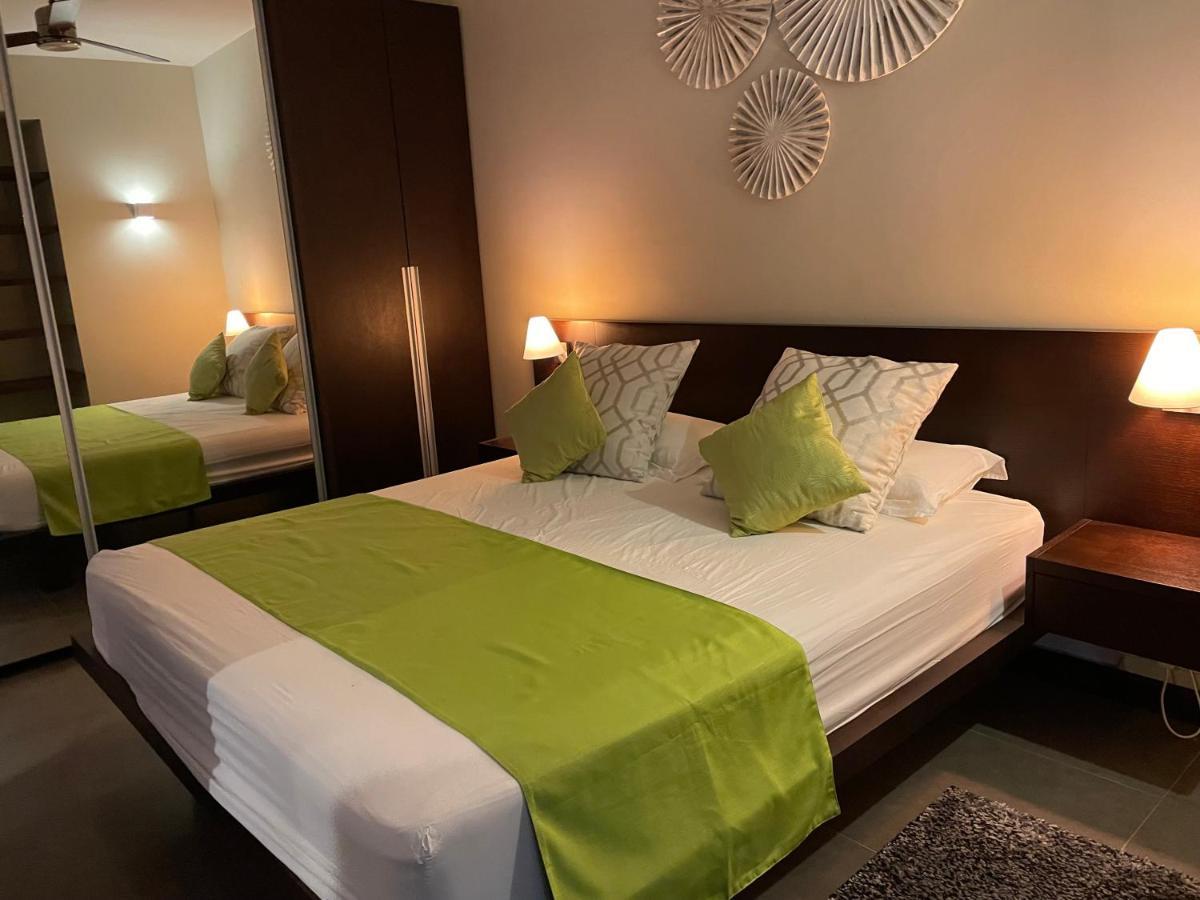 Les Alizees Grand Baie Apartment Екстериор снимка
